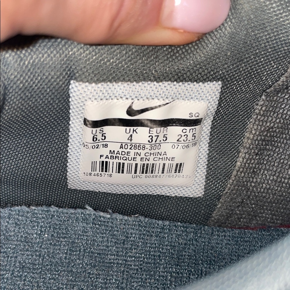 Nike Gray Sneakers - Picture 5 of 6